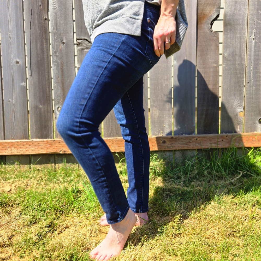 Judy Blue Dark Wash Denim Jeans - Picture 3 of 8